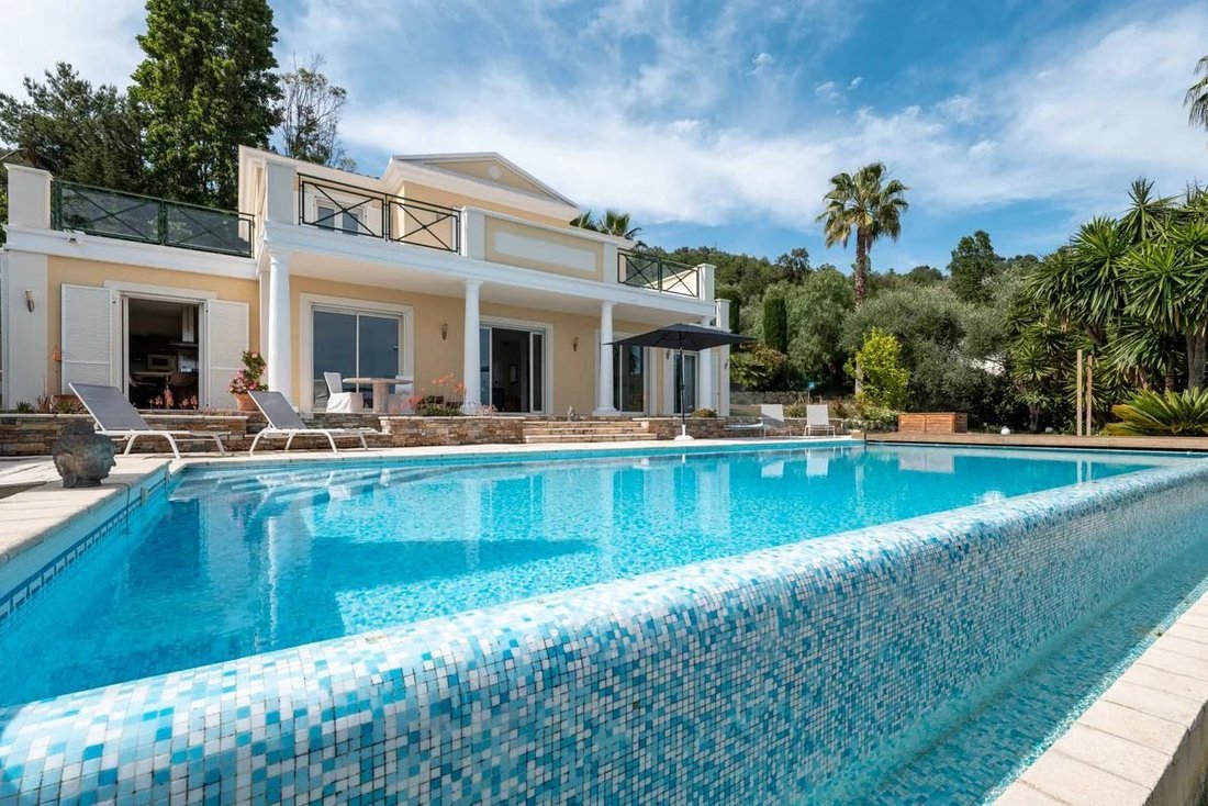 Villa in Tourrette-Levens, Provence-Alpes-Côte d'Azur, France 1 - 15026447