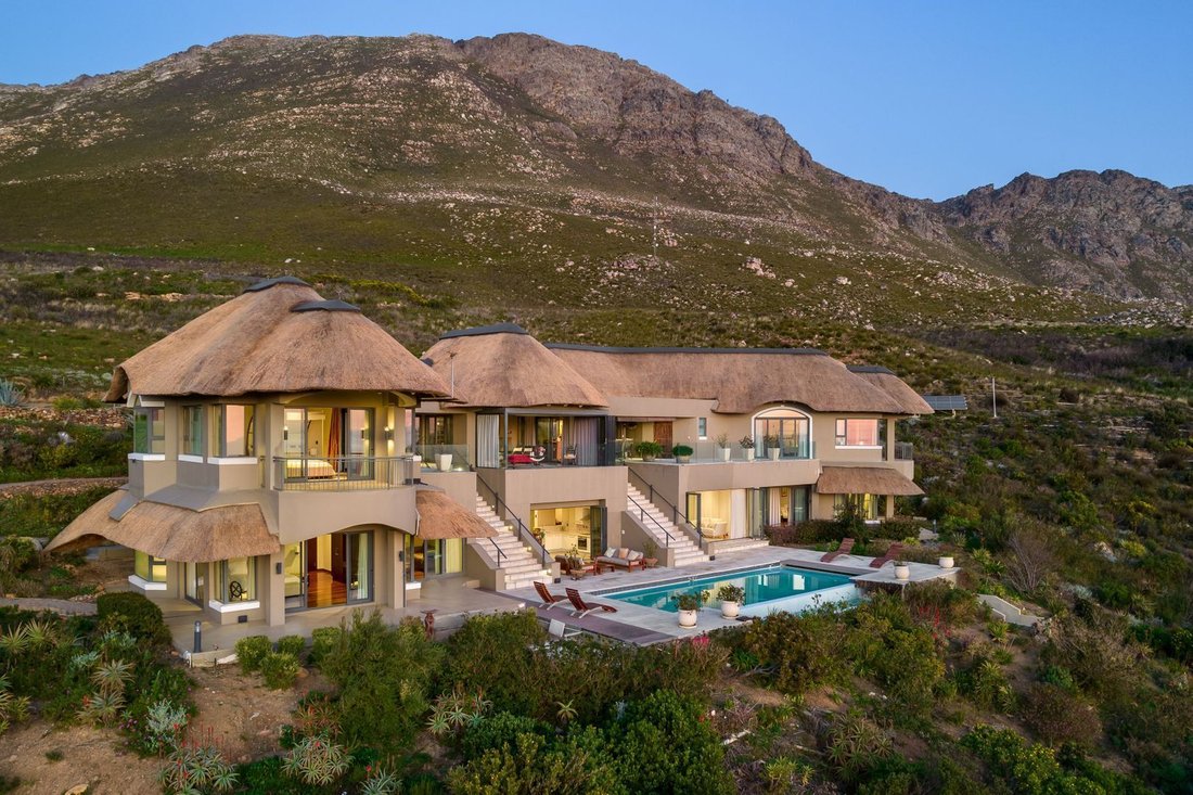 Estate in Cape Town, Western Cape, South Africa 2 - 15026065
