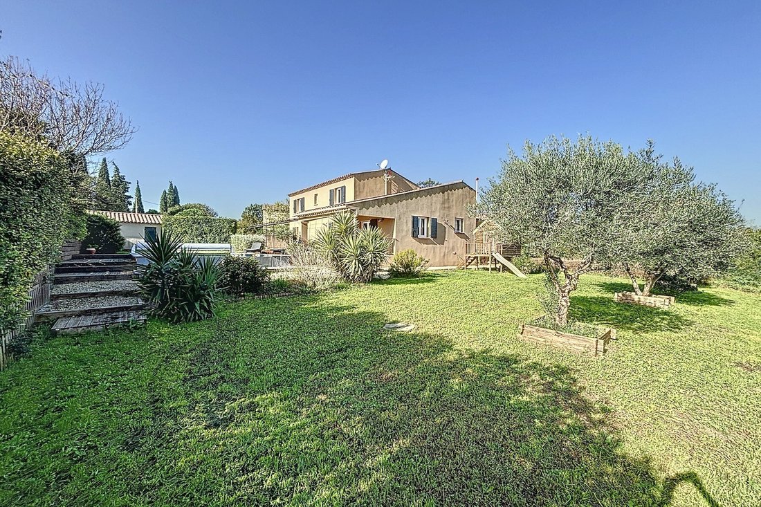 House in Uzès, Occitania, France 4 - 15026150
