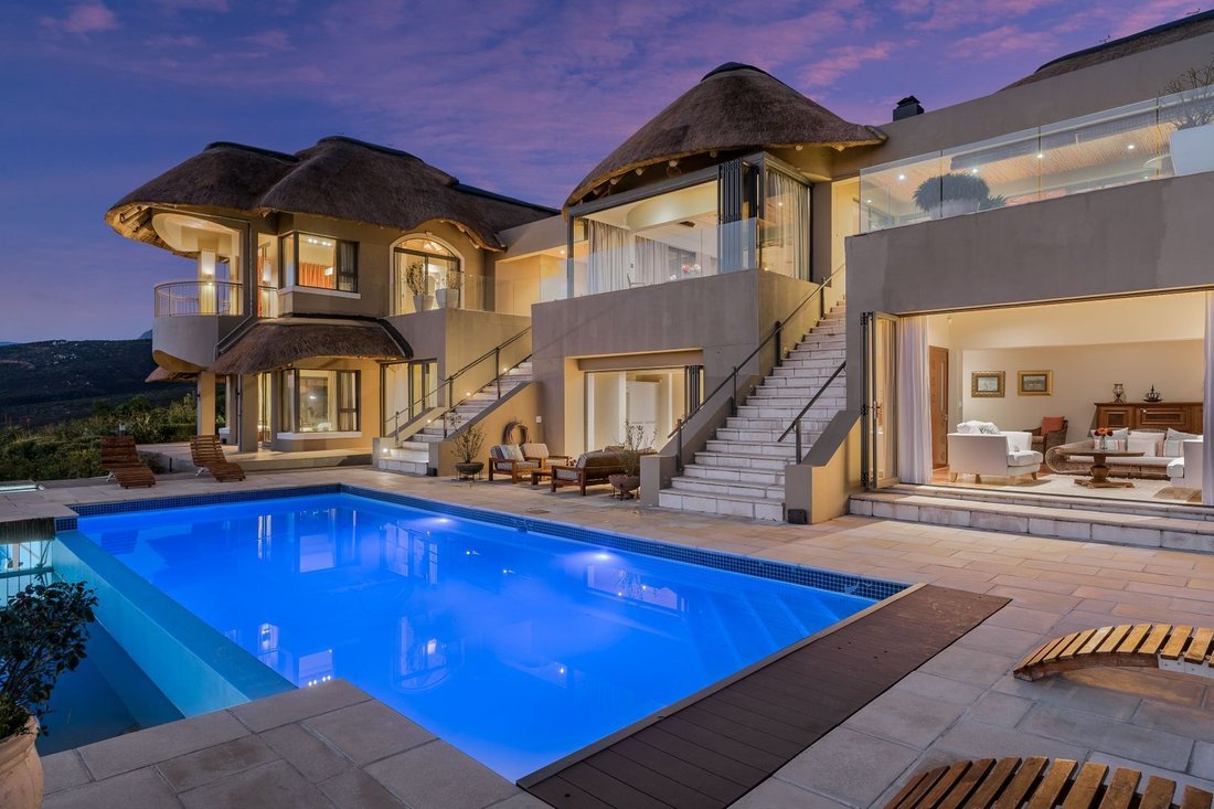 Estate in Cape Town, Western Cape, South Africa 5 - 15026065