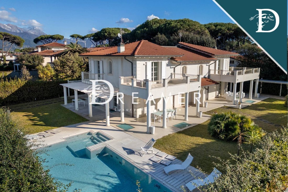 Villa in Vittoria Apuana, Forte dei Marmi, Tuscany 1 - 15028284