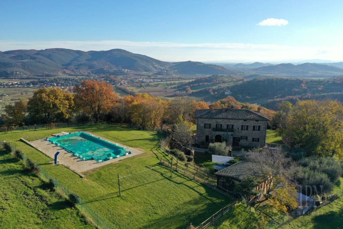 Villa in Pietralunga, Umbria, Italy 2 - 15029377