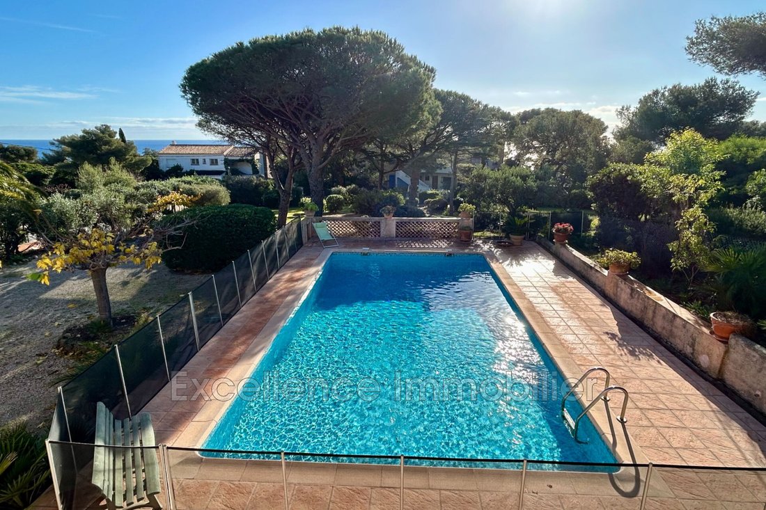 Villa in Les Issambres, Roquebrune-sur-Argens, France 3 - 15030286