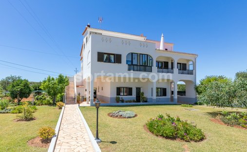 House in Quarteira, Algarve, Portugal 1
