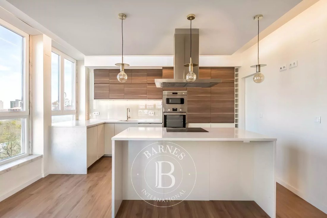 Apartment in Campolide, Lisbon, Portugal 2 - 15031076