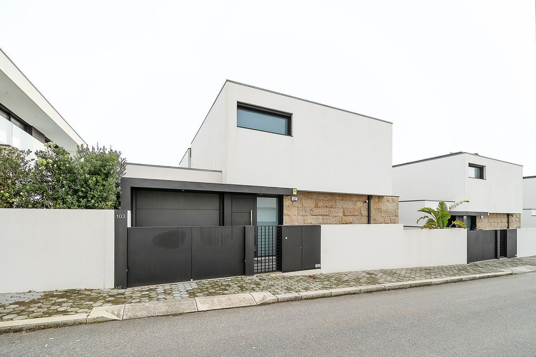 House in Sao Felix da Marinha, Porto District, Portugal 5 - 15031396