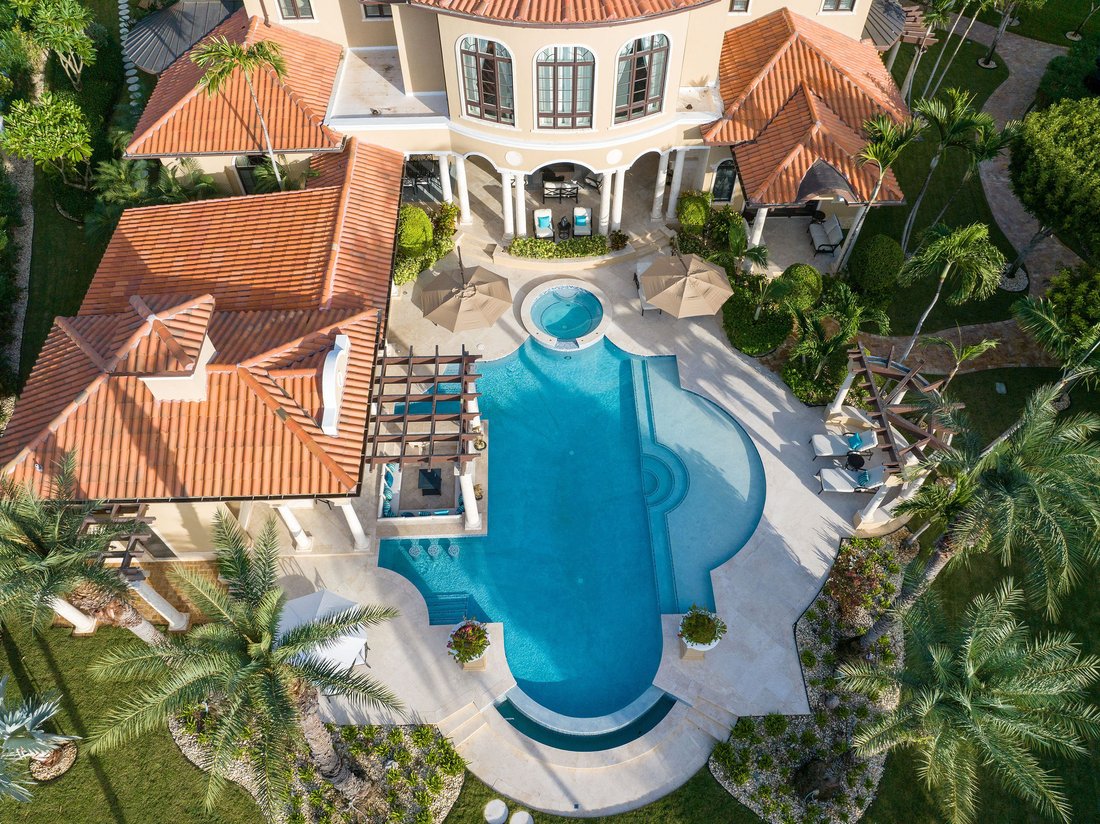 Estate in Paradise Island, New Providence, The Bahamas 3 - 15033140