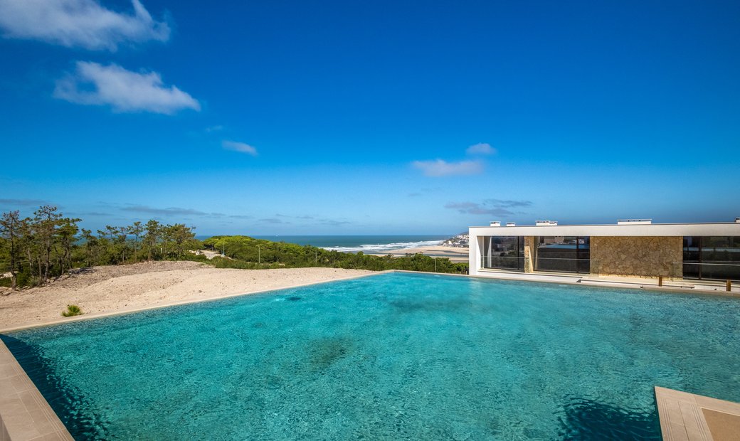 Photo inspiration: Picture Idea: Luxury Coastal Apartments With Stunning Views In Vau Leiria District