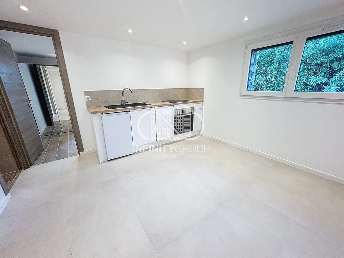 House in Broussailles, Cannes, France 3 - 15033337