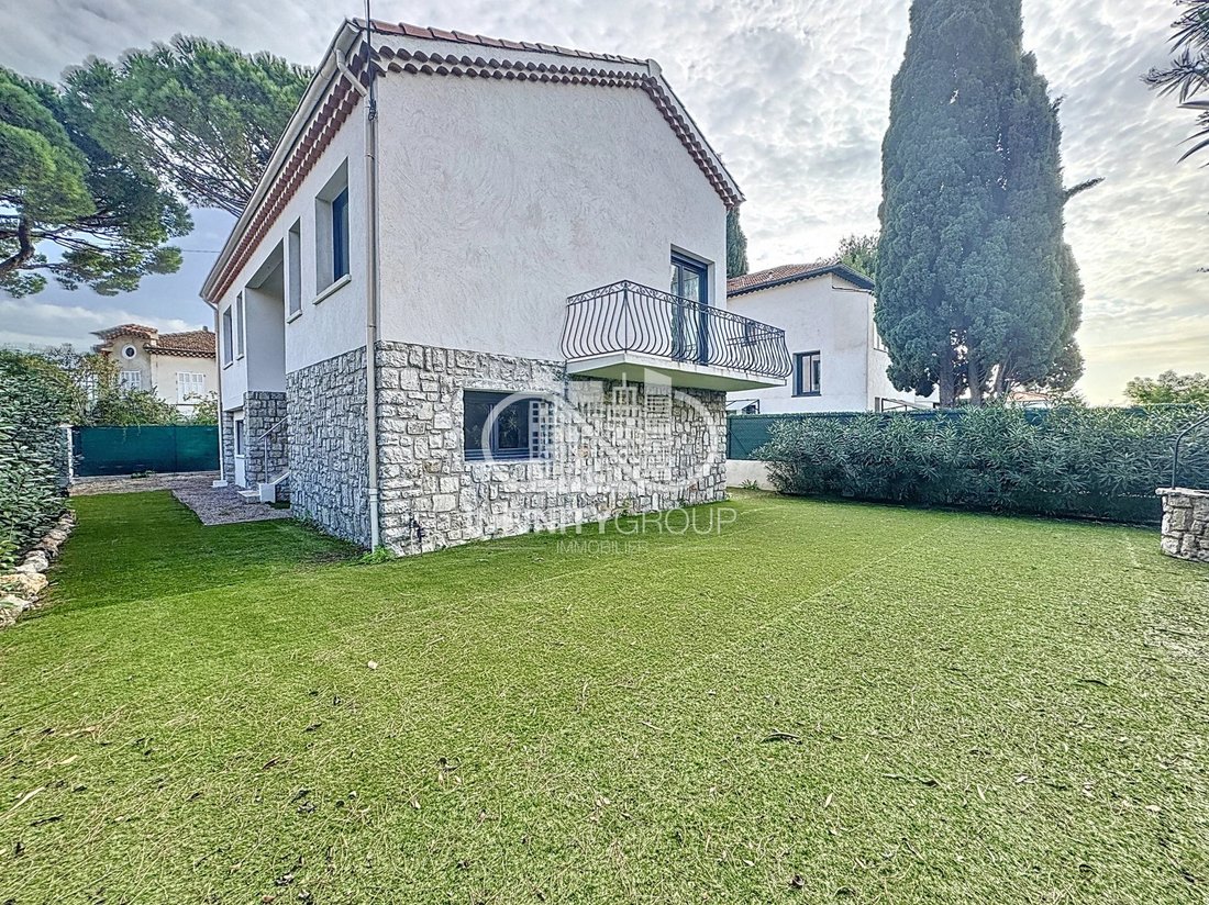 House in Broussailles, Cannes, France 1 - 15033337