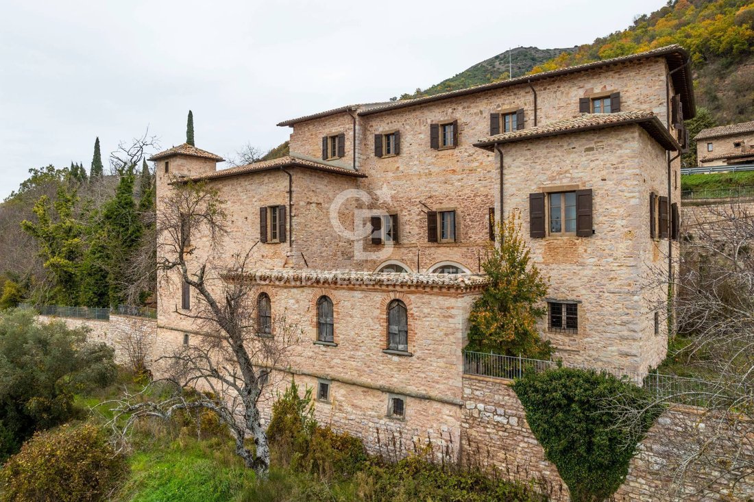 Gubbio, Umbria, Italy 2 - 15034524