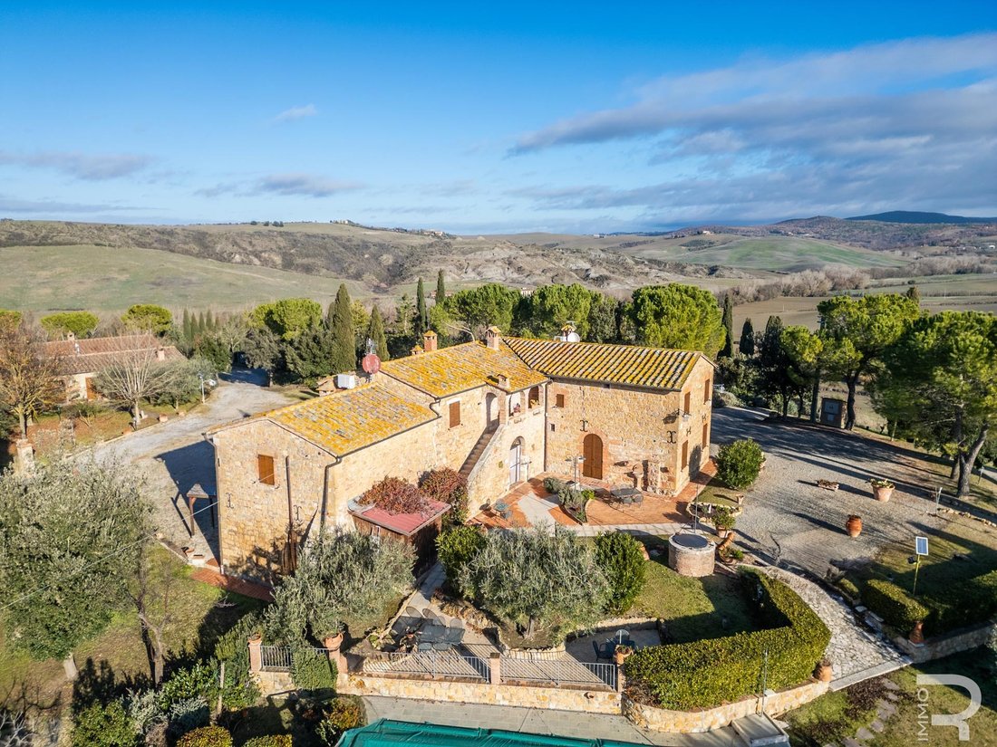 Farm Ranch in San Quirico d'Orcia, Tuscany, Italy 4 - 15035641