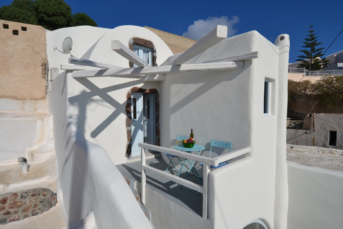 House in Thira, Aegean, Greece 4 - 15035718