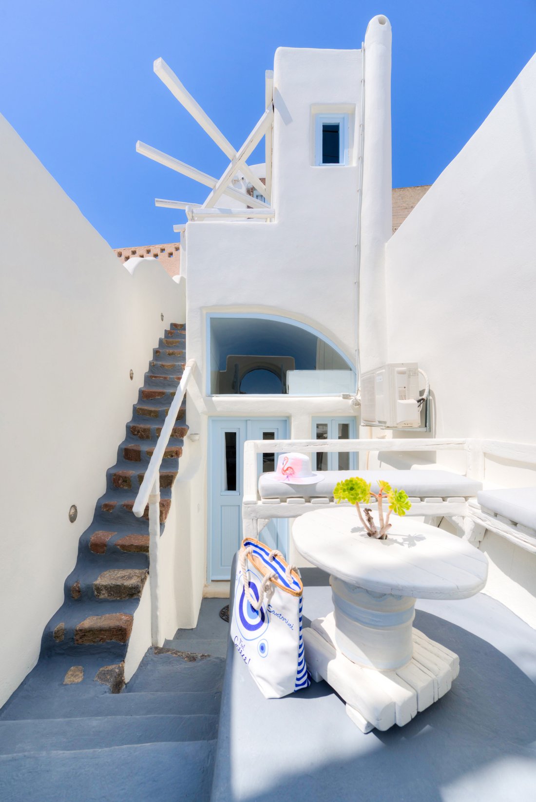 House in Thira, Aegean, Greece 2 - 15035718