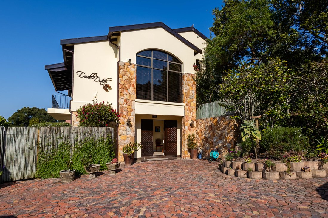 House in Knysna Heights, Knysna Central, Western Cape 4 - 15041115