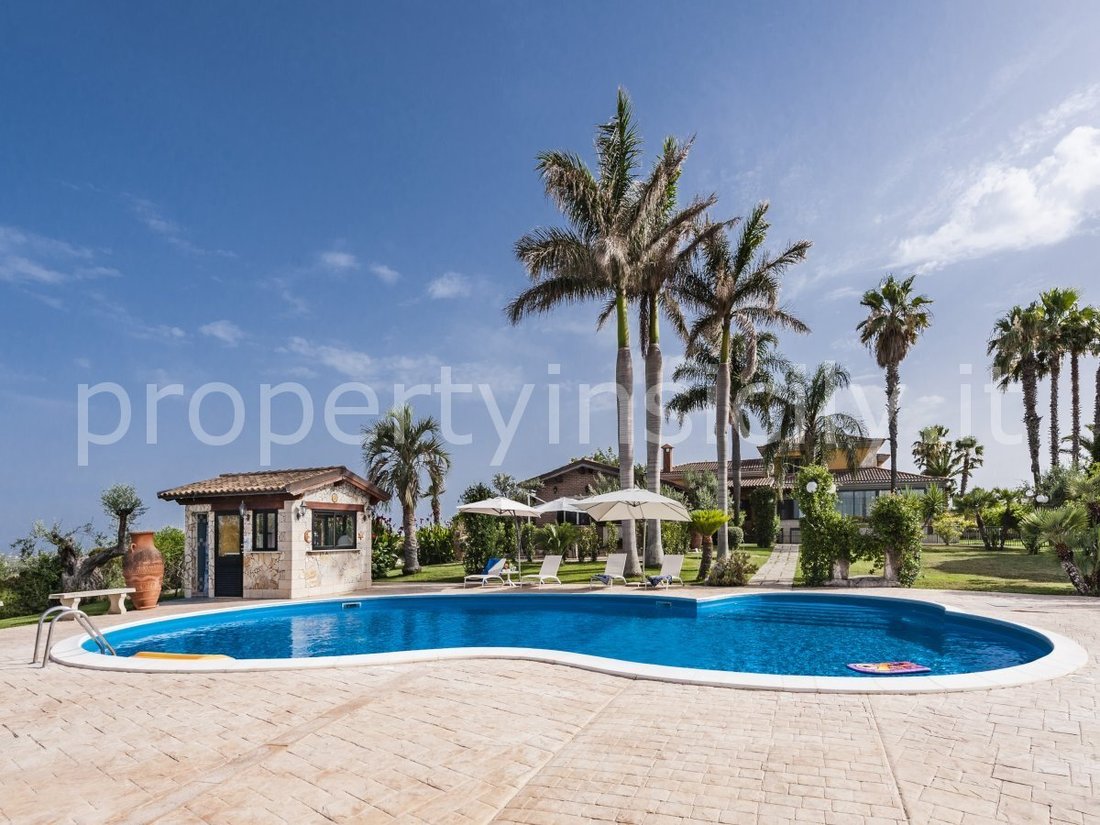 Villa in Ispica, Sicily, Italy 1 - 15038695