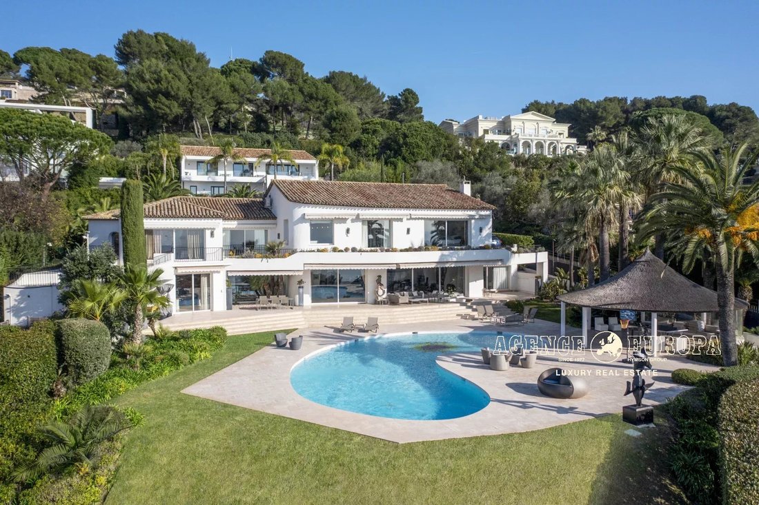 Villa in Cannes, Provence-Alpes-Côte d'Azur, France 1 - 12929110