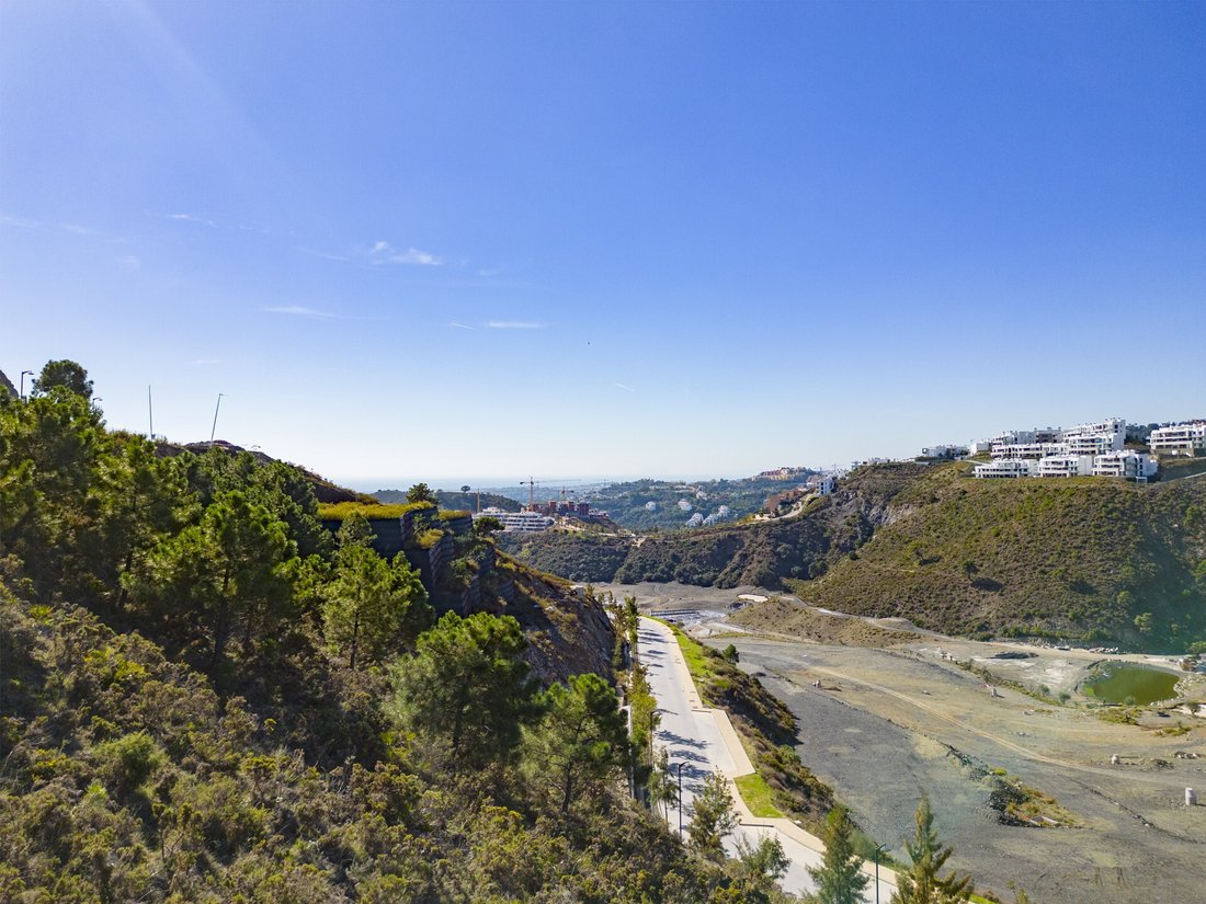 Land in La Quinta, Benahavis, Andalusia 1 - 15039043