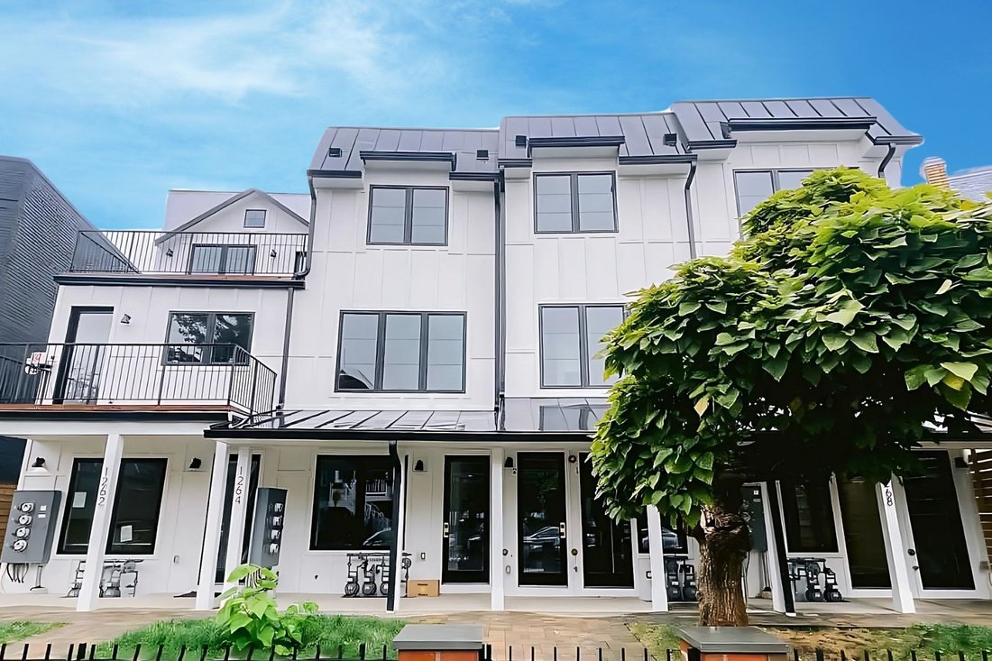 Condo in Washington, District of Columbia, United States 1 - 15042773