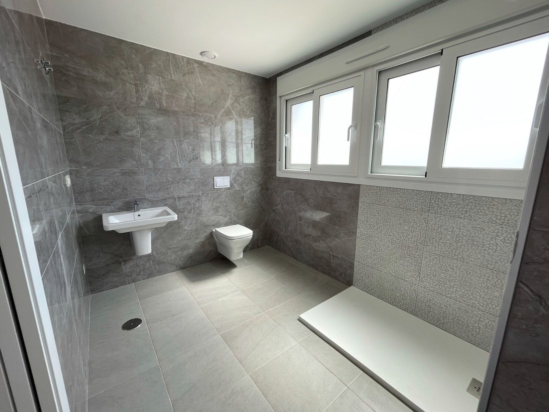Villa in Elx / Elche, Valencian Community, Spain 4 - 12415226