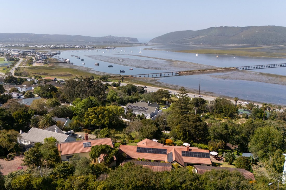 House in Knysna Heights, Knysna Central, Western Cape 2 - 15041115