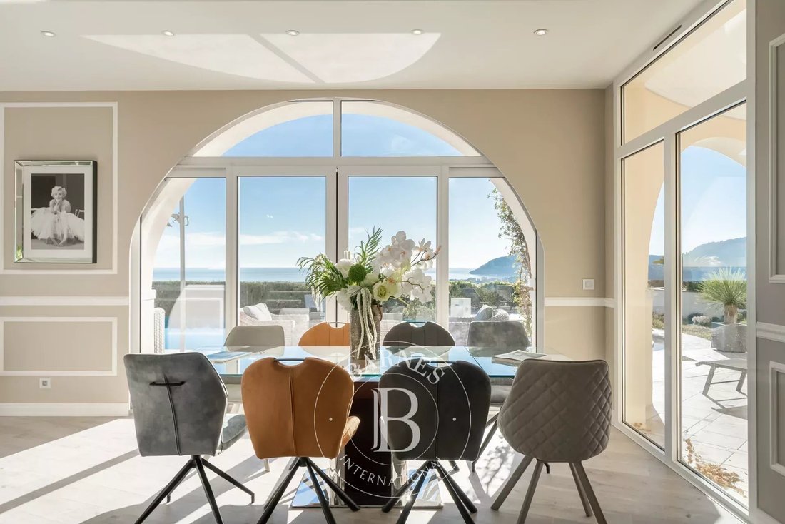 Villa in Les Termes, Mandelieu-la-Napoule, France 4 - 13940910