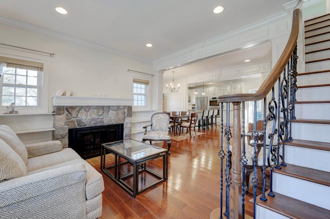 House in Bergenfield, New Jersey, United States 3 - 15040798