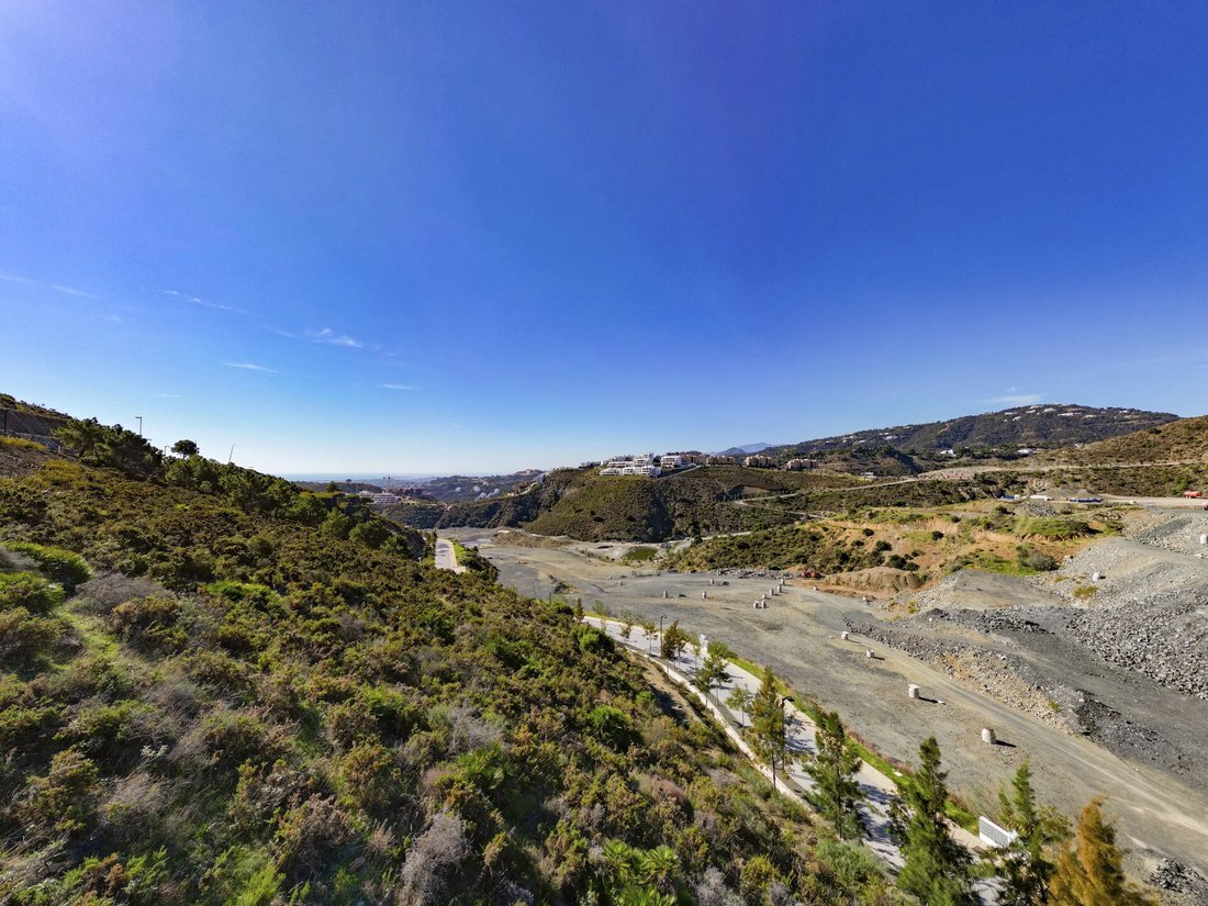 Land in La Quinta, Benahavis, Andalusia 2 - 15039048