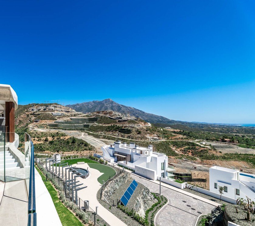 Land in La Quinta, Benahavis, Andalusia 4 - 15039048