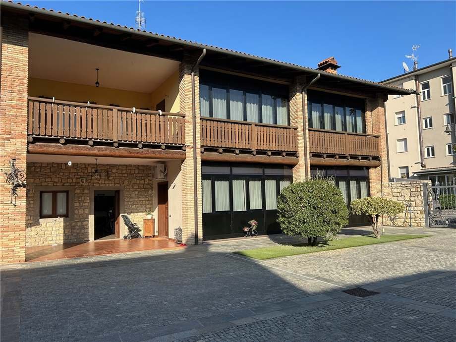 Country House in Grumello del Monte, Lombardy, Italy 4 - 15039062