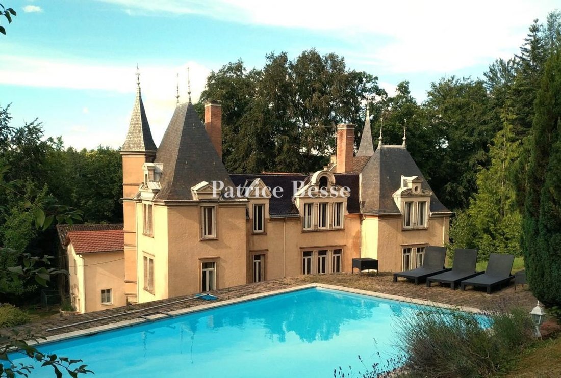 Château des Murmures: A 19th-Century Forest Sanctuary in Rhône-Alpes