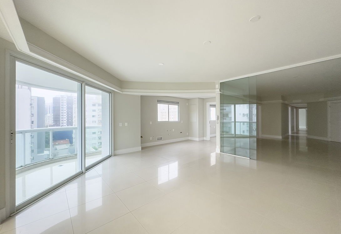 Condo in Centro, State of Santa Catarina, Brazil 1 - 15040784
