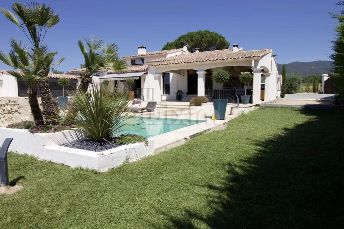 House in Cucuron, Provence-Alpes-Côte d'Azur, France 1 - 14598644