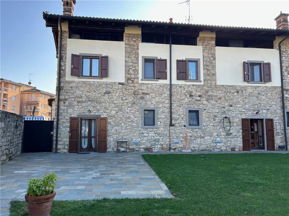 Country House in Grumello del Monte, Lombardy, Italy 2 - 15039062