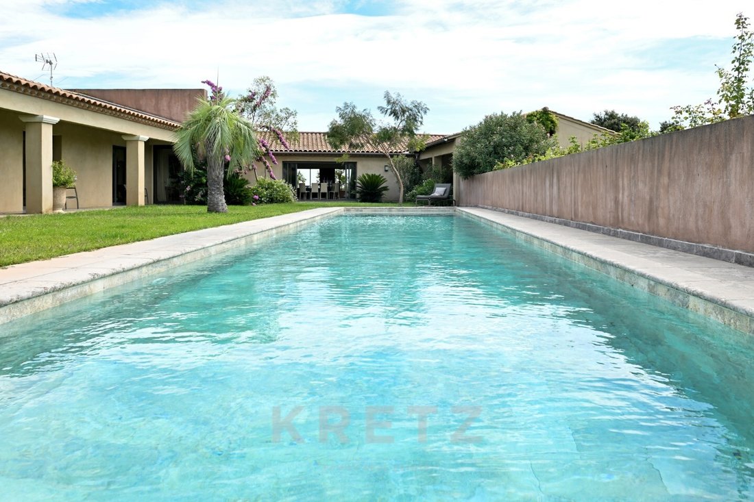 Estate In The Middle Of The Vineyards 10 Min In Montpellier, Occitanie ...