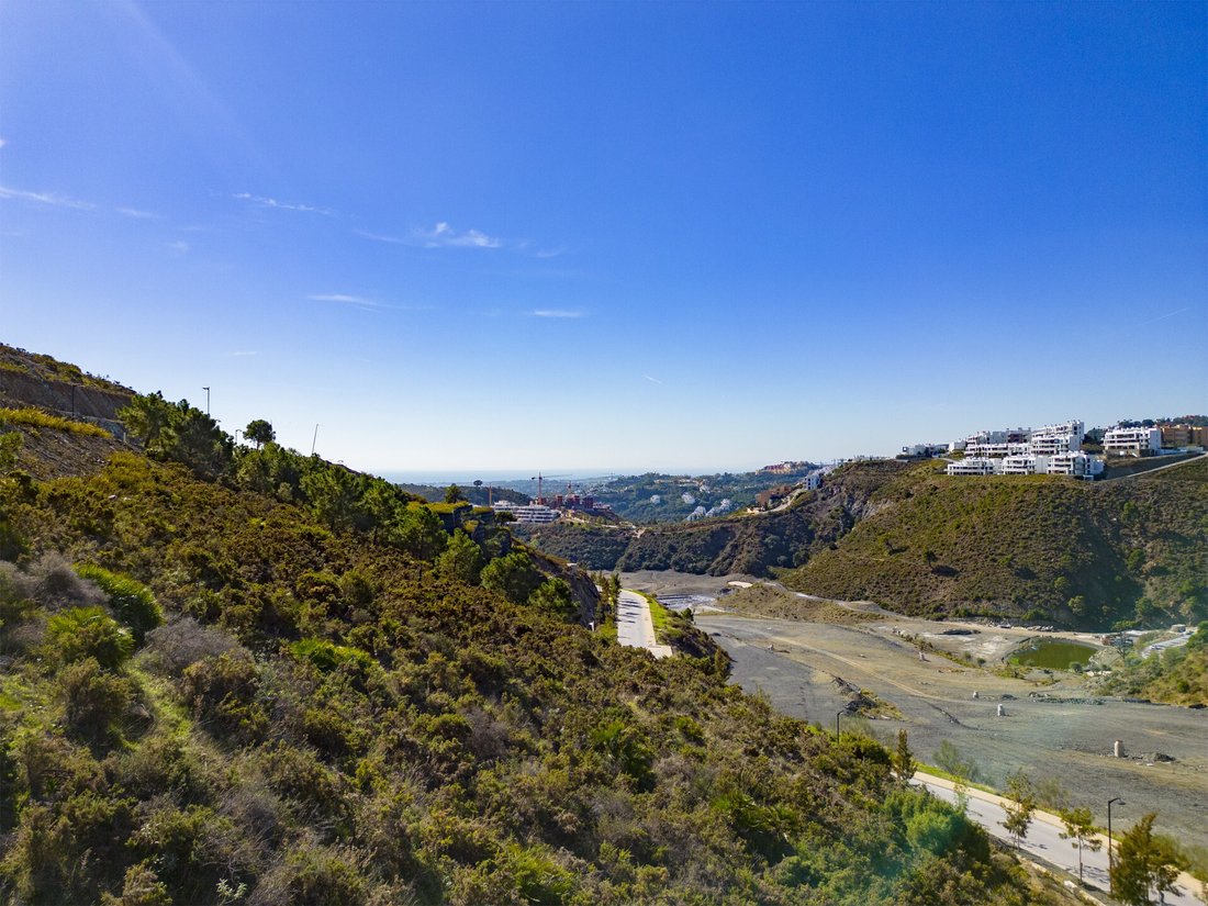 Land in La Quinta, Benahavis, Andalusia 1 - 15039048