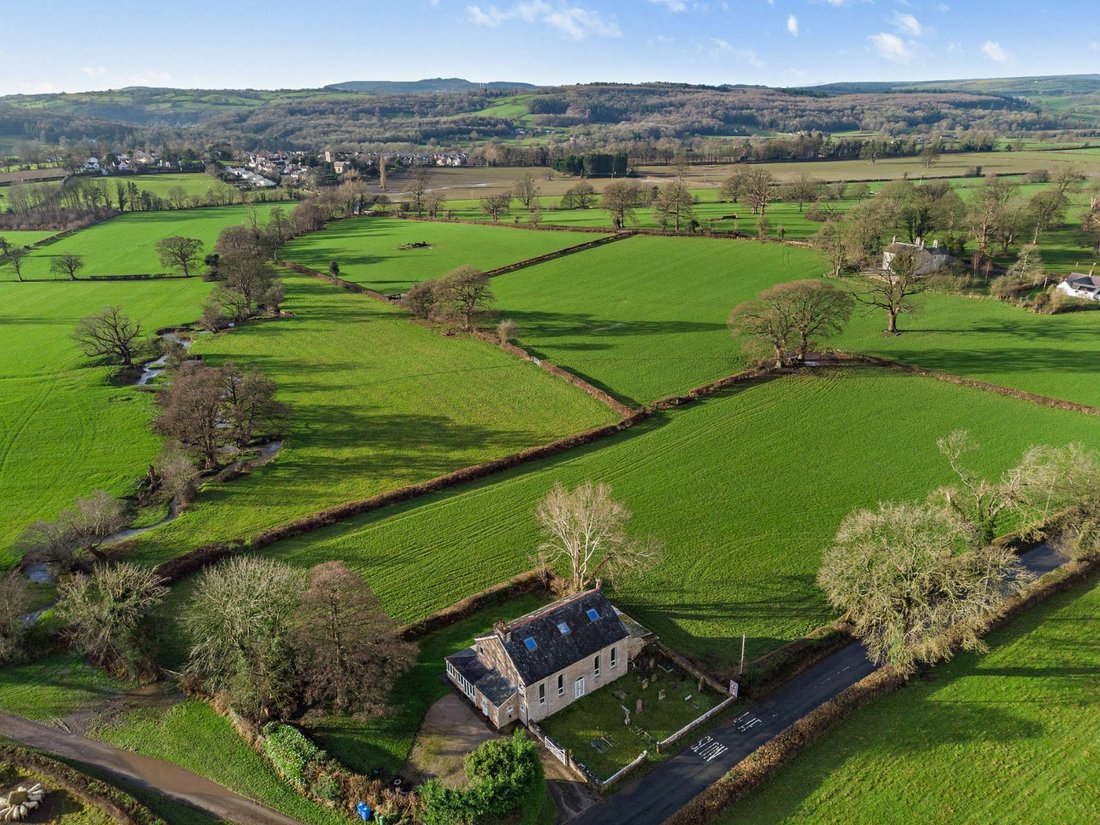 House in Llanfair Dyffryn Clwyd, Wales 1 - 15041714