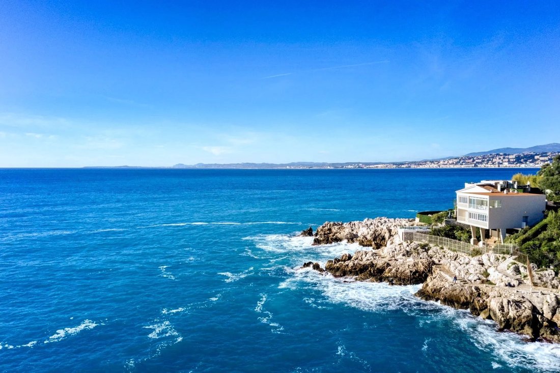 Villa in Mont Boron, Nice, Provence-Alpes-Côte d'Azur 1 - 12379461