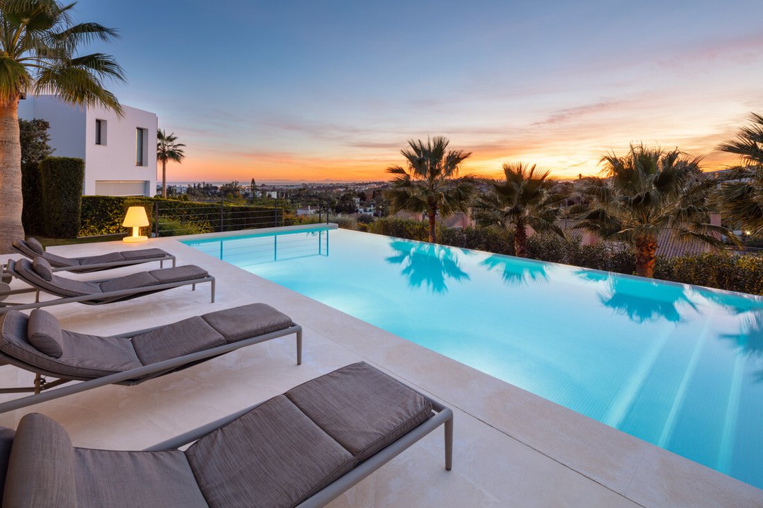 Villa in Nueva Andalucia, Marbella, Spain 2 - 15037309