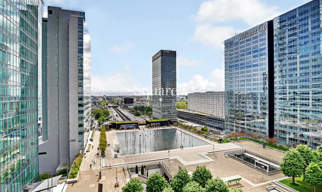 Appartement In Courbevoie, île De France, France For Sale (15037004)
