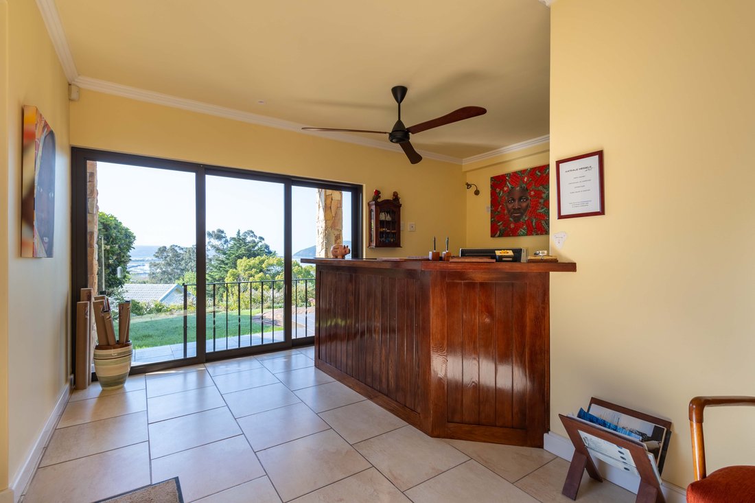House in Knysna Heights, Knysna Central, Western Cape 5 - 15041115