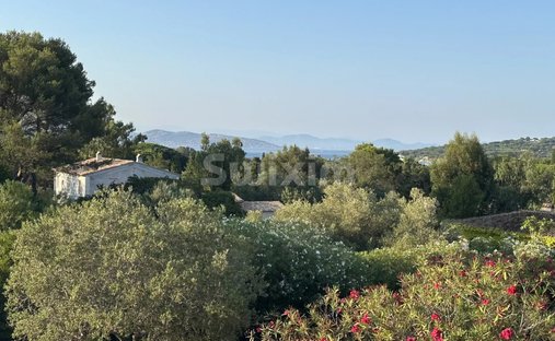 House in Zone Est Diffuse, Saint-Tropez, France 1