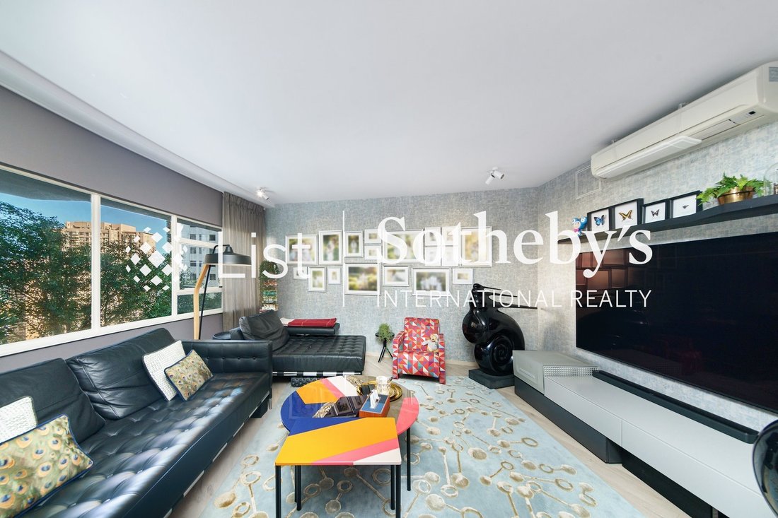 Apartment in Mid-Levels Central, Hong Kong 2 - 15041393
