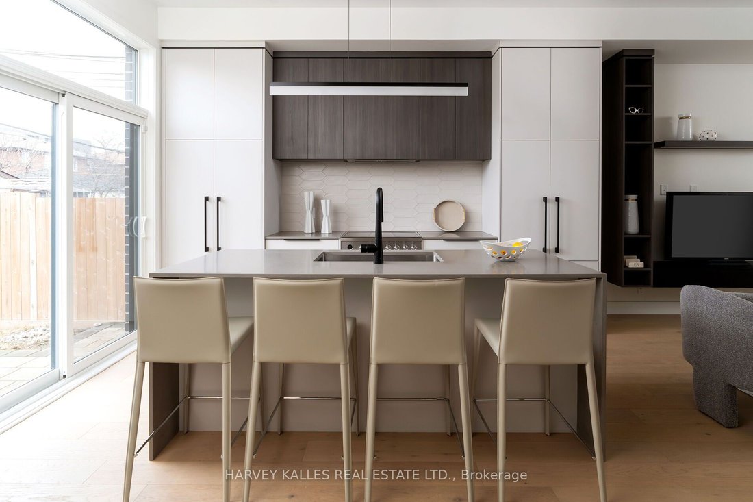 House in Toronto, Ontario, Canada 1 - 15060349