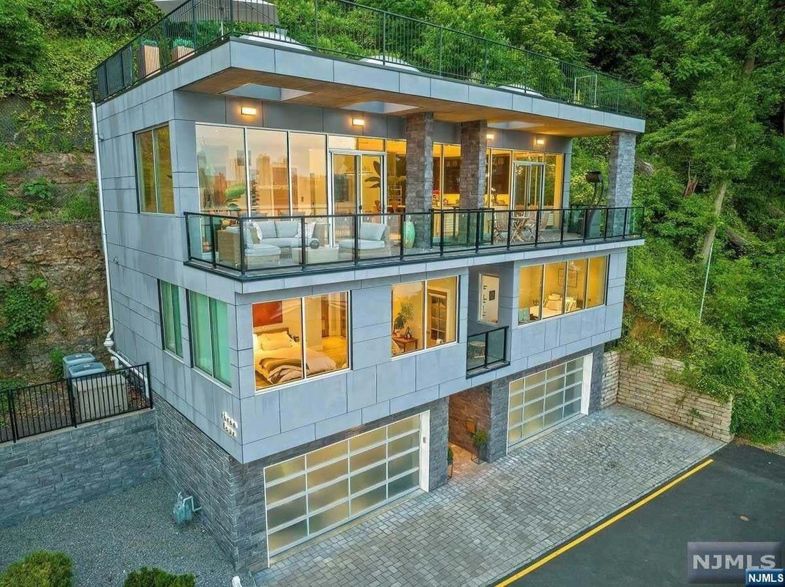House in Edgewater, New Jersey, United States 1 - 14395843