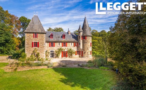 Castillo en Uzerche, Nueva Aquitania, Francia 1