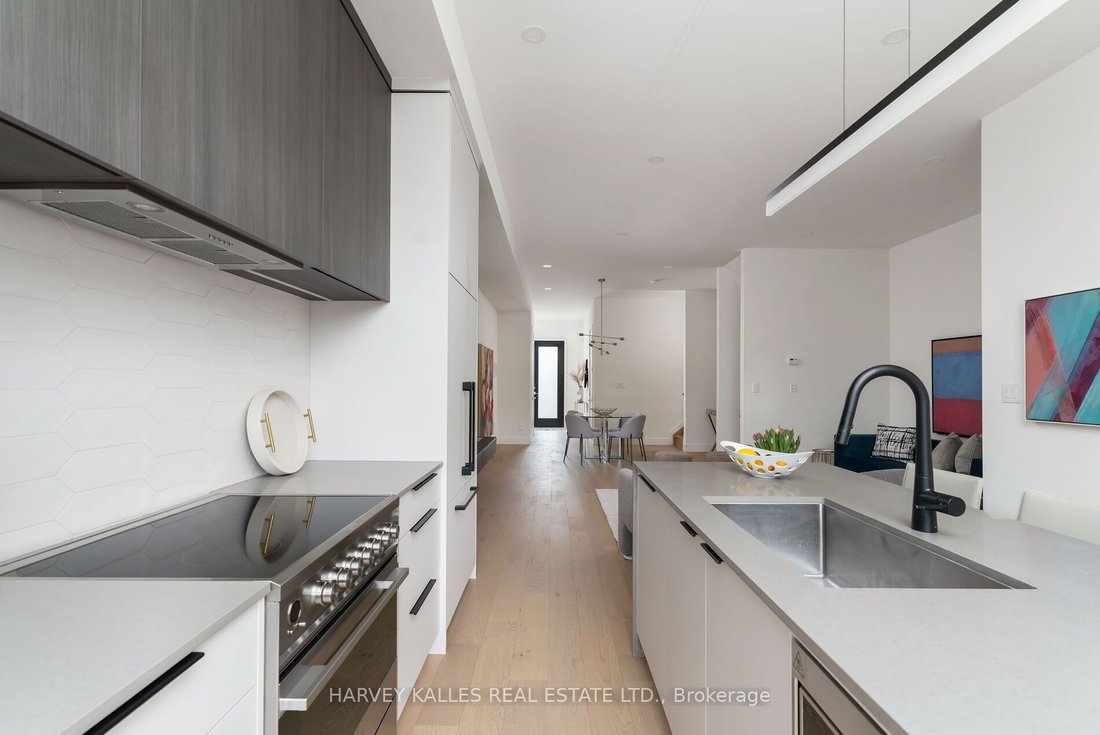 House in Toronto, Ontario, Canada 3 - 15060349