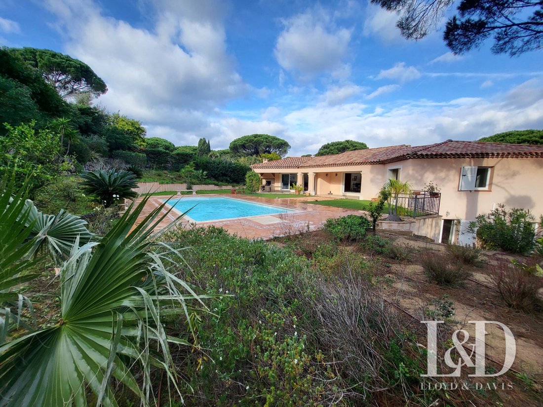 Villa in Sainte-Maxime, Provence-Alpes-Côte d'Azur, France 2 - 15062464
