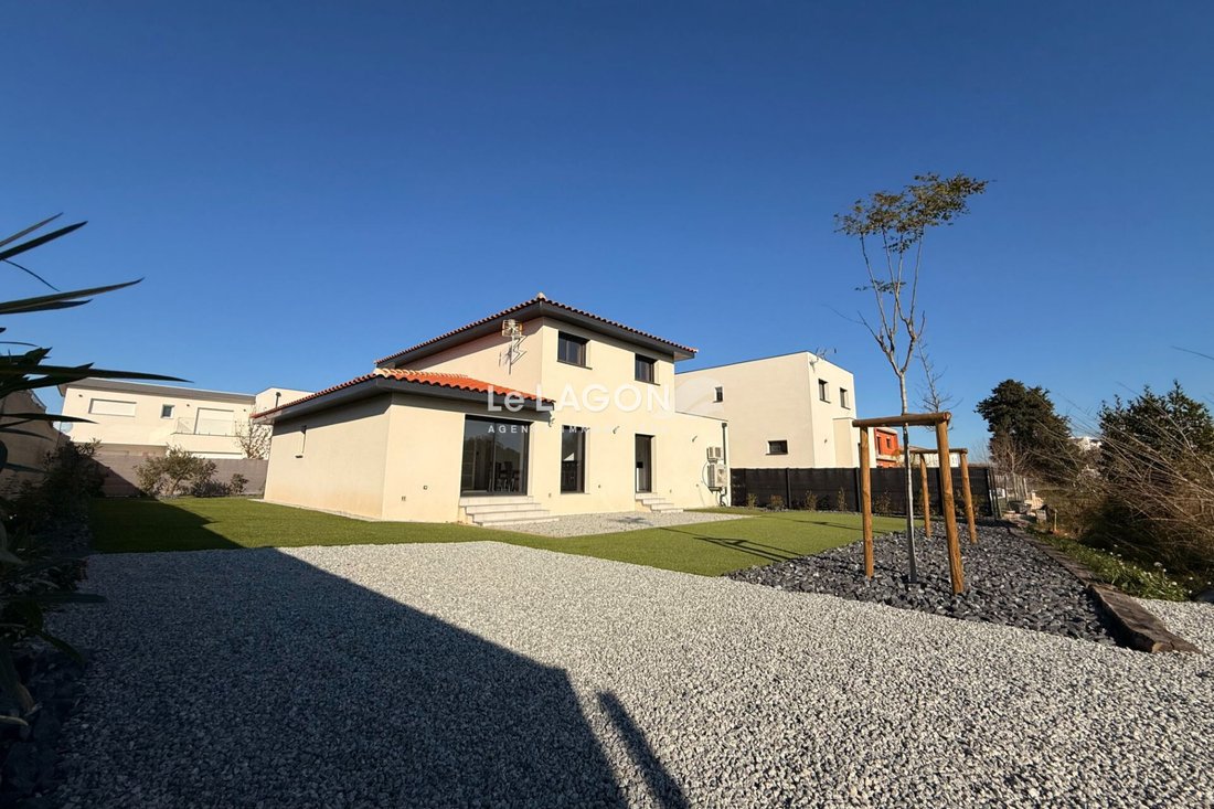 Villa in Saint-Cyprien, Occitania, France 1 - 15048280