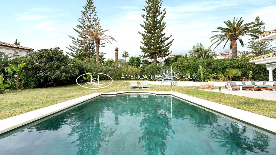 Villa in Elviria-Cabopino, Marbella, Spain 4 - 15051947